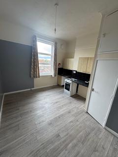 Studio to rent, Denzil Ave