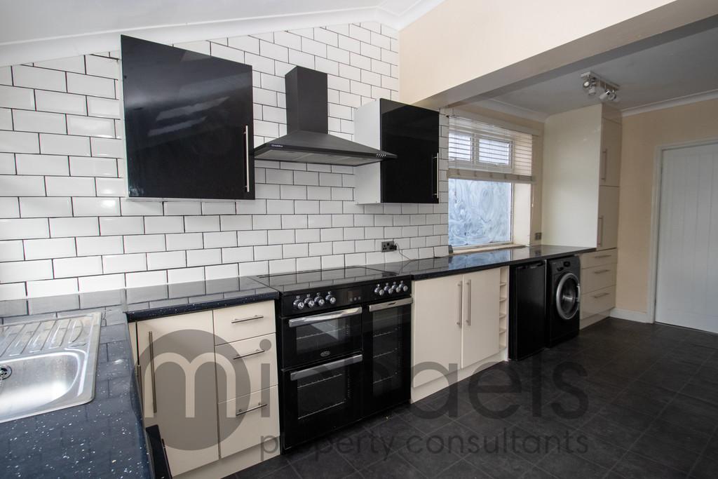 Drury Road, Colchester, CO2 7UU 3 bed semidetached house £1,500 pcm (£346 pw)