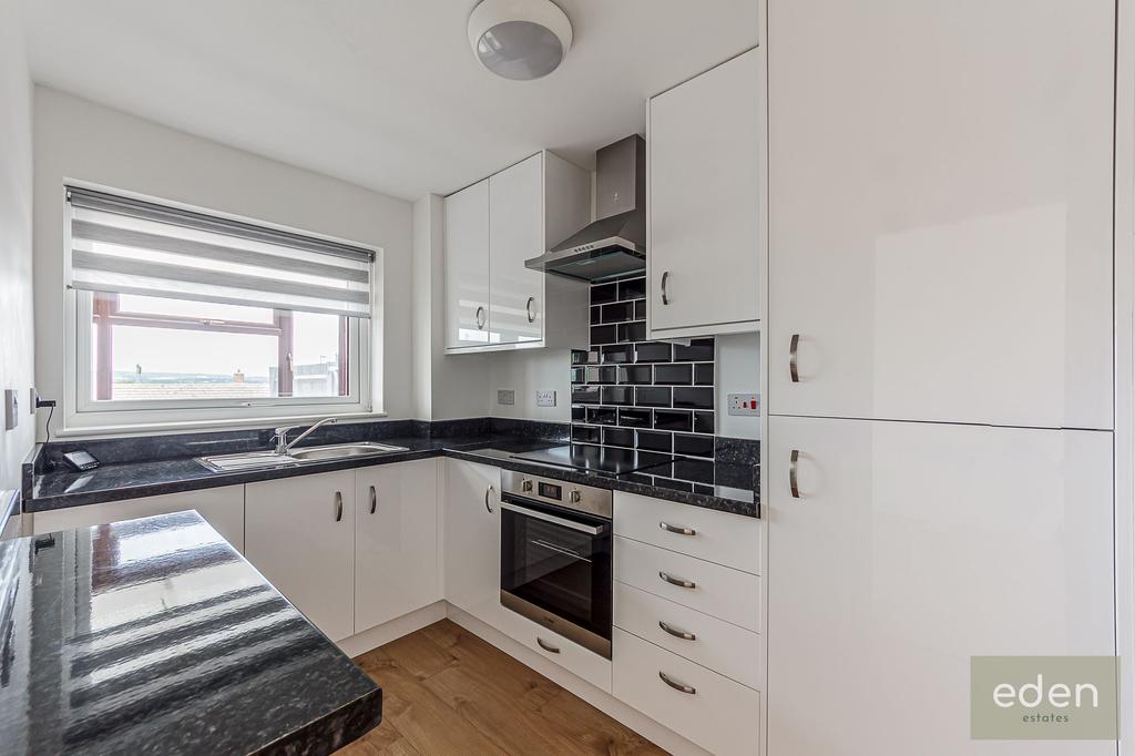 Woodpecker Road, Larkfield, ME20 2 bed end of terrace house for sale £320,000