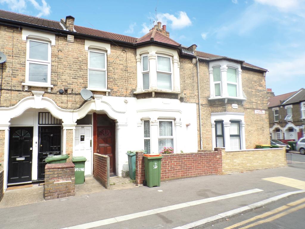 Ling Road, Canning Town, E16 2 bed flat £1,400 pcm (£323 pw)