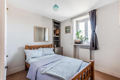 3b Boutflower Road, London, SW11 1RE
