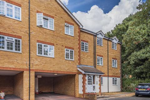 39 Hanson Close, Beckenham, BR3 1WJ