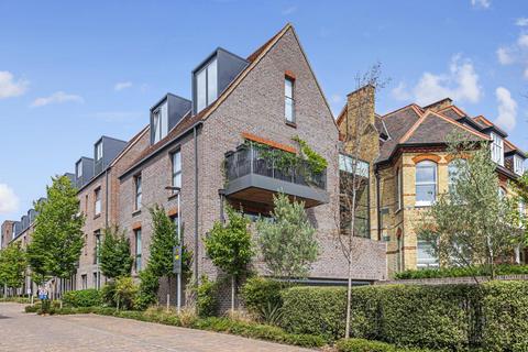 Flat 1, Roseneath Mansions, 59 Woodside Avenue, London, N10 3JA