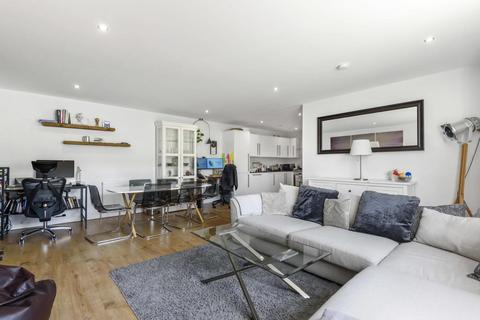 3 bedroom flat for sale - Semley Road, Norbury