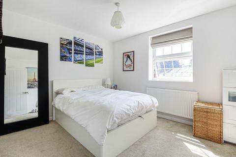 Flat 3, 1 Semley Road, London, SW16 4PS