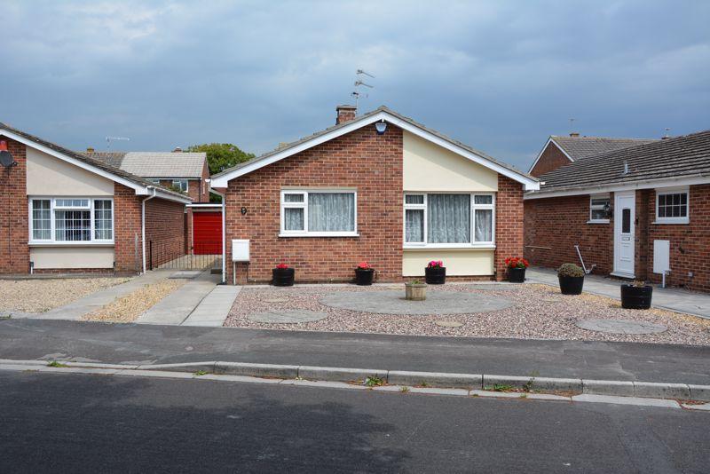 Broadhurst Gardens, BurnhamOnSea 2 bed detached bungalow for sale £