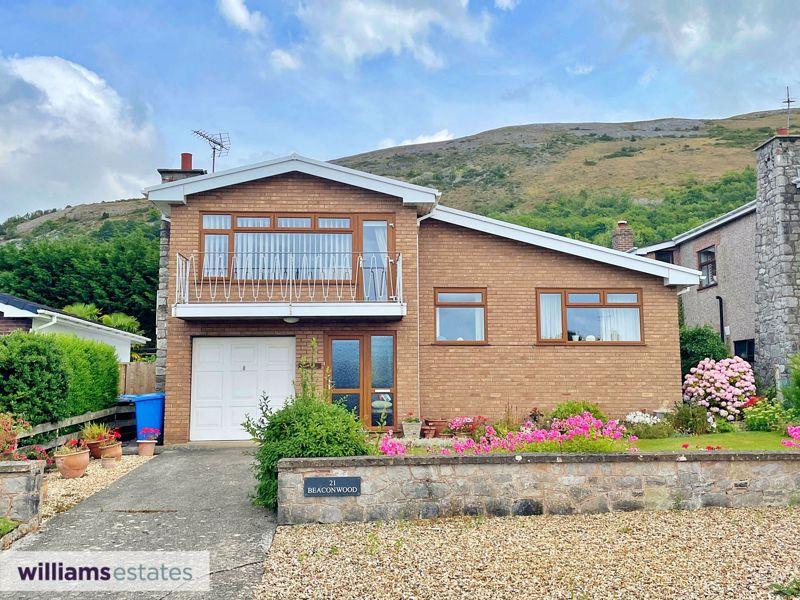 Clwyd Avenue, Dyserth 3 bed detached house for sale £365,000