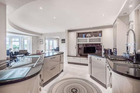 4 bedroom detached house for sale - Tattenhall, Nr. Chester