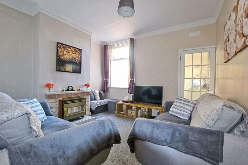 Broad Lane, Bloxwich, Walsall 2 bed terraced house £160,000