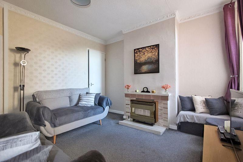 Broad Lane, Bloxwich, Walsall 2 bed terraced house £160,000