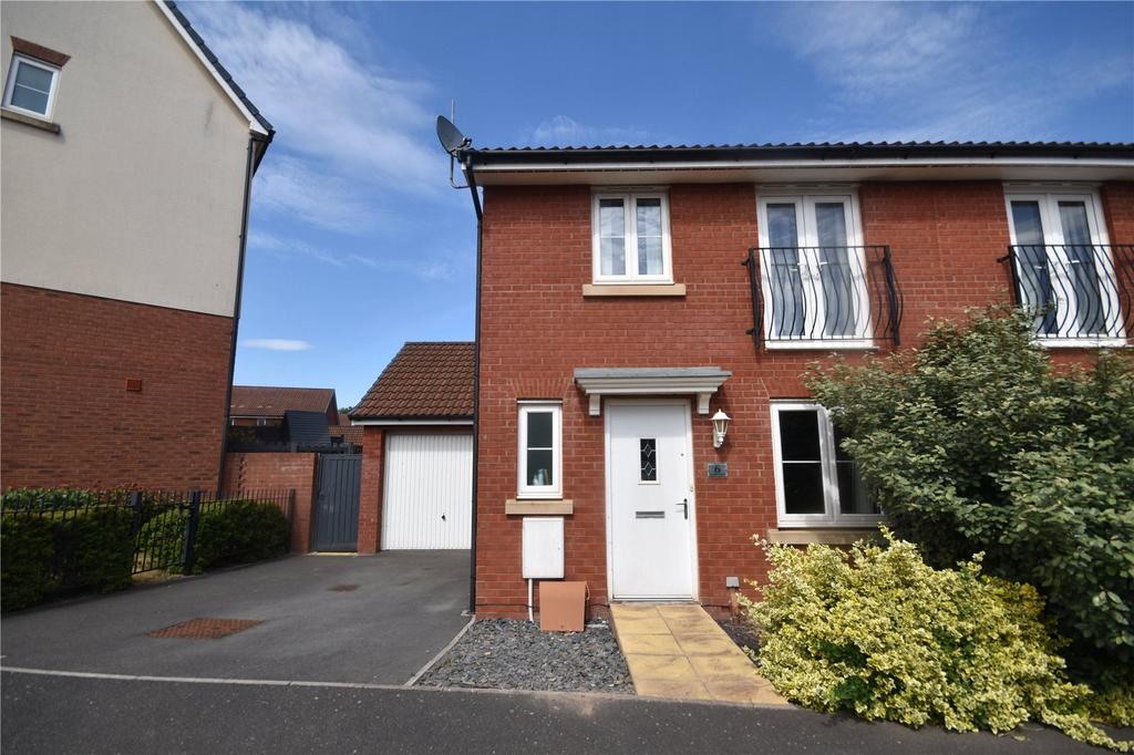 Dewberry Avenue, Bridgwater... 3 bed semidetached house £250,000