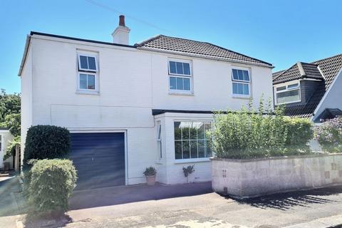 5 bedroom detached house for sale, Raynes Road, Lee-On-The-Solent, PO13