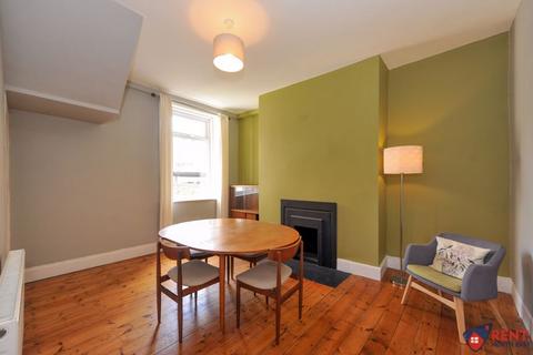 3 bedroom terraced house to rent, Prince Consort Road, Gateshead