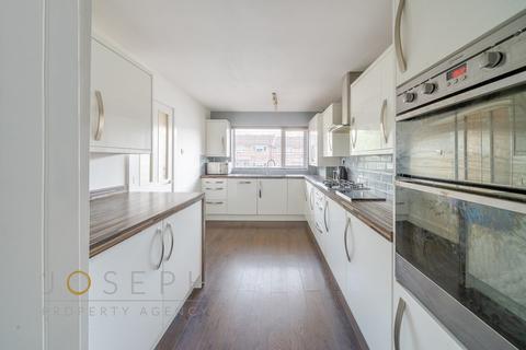 24 Heatherhayes, Ipswich, IP2 9SL