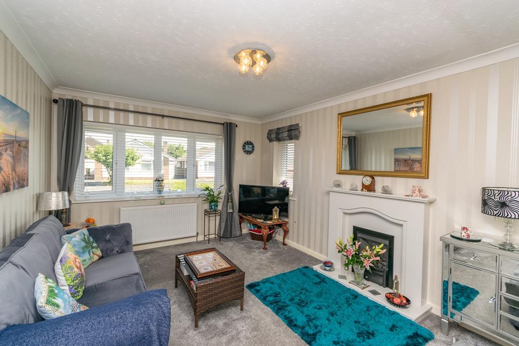Broadwood Way, Lytham, FY8 2 bed detached bungalow £315,000