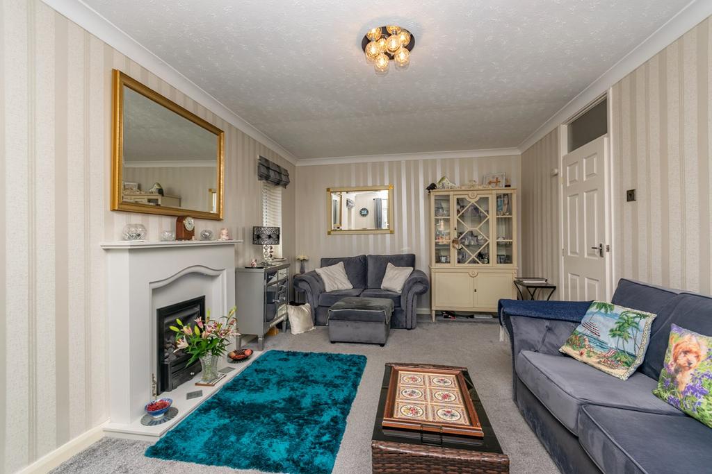Broadwood Way, Lytham, FY8 2 bed detached bungalow £315,000