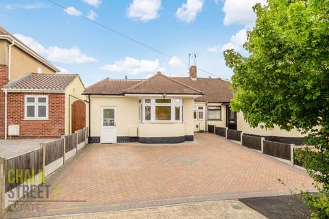 4 Selsdon Close, Romford, RM5 3JL