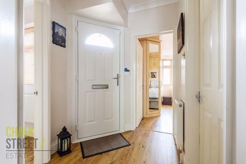 4 Selsdon Close, Romford, RM5 3JL