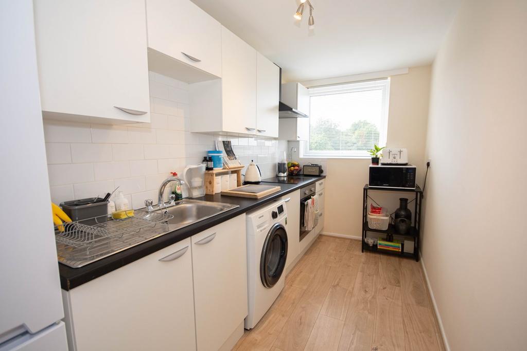 Blackwood Avenue, Bilton, Rugby, CV22 1 bed apartment for sale £90,000