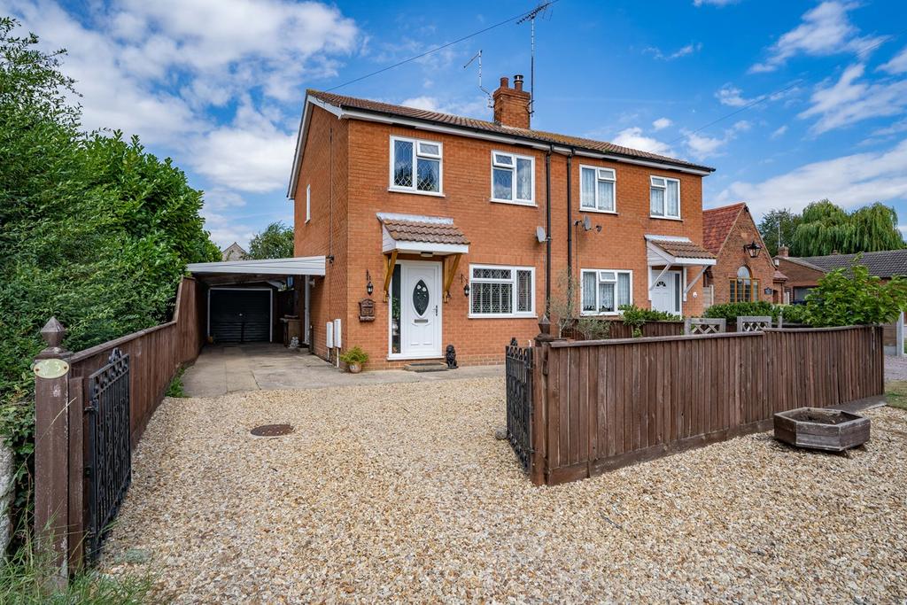 Middle Road, Whaplode, Spalding, PE12 3 bed semidetached house £227,500