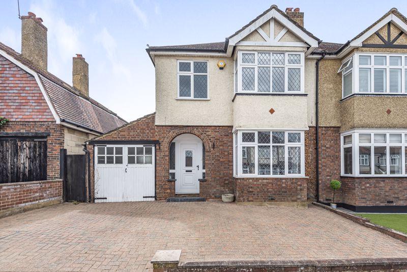 Crichton Avenue, Wallington SM6 3 bed semidetached house £650,000