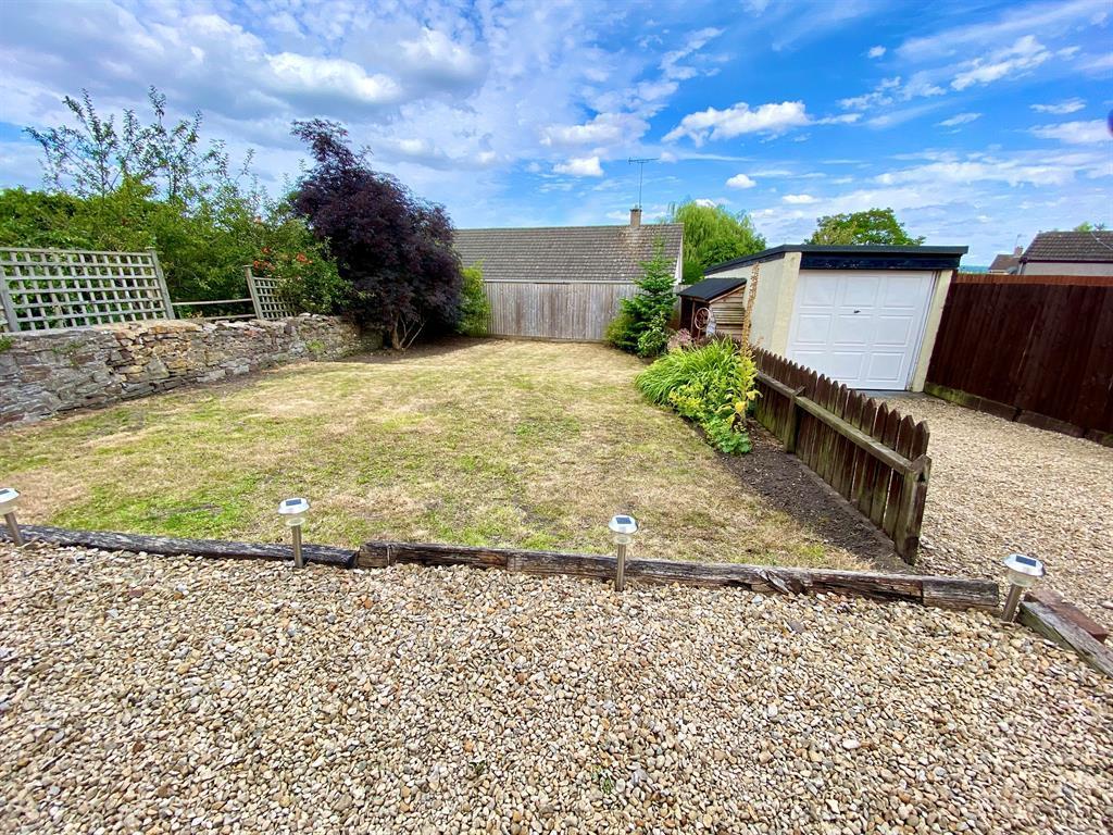 Station Road, Charfield, WottonunderEdge, GL12 8SY 3 bed cottage for
