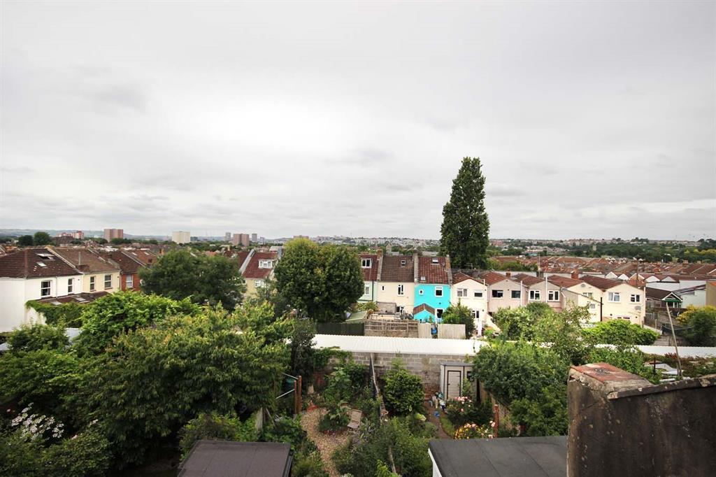 Hinton Road, Easton, Bristol, BS5 6HB 2 bed terraced house £250,000
