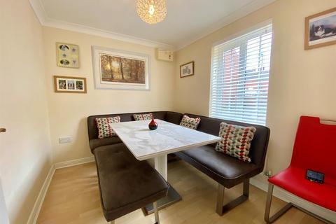 23 Downham View, Dursley, GL11 5GB