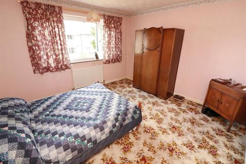 62 Windsor Drive, Yate, Bristol, BS37 5DY