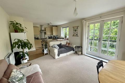 10 Alexandra Close, Dursley, GL11 4GN