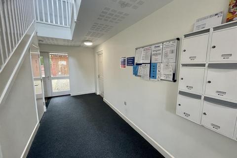 10 Alexandra Close, Dursley, GL11 4GN
