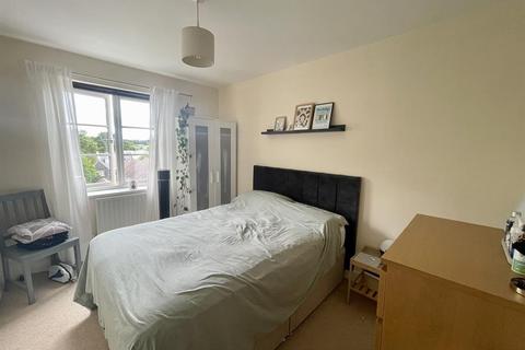 10 Alexandra Close, Dursley, GL11 4GN