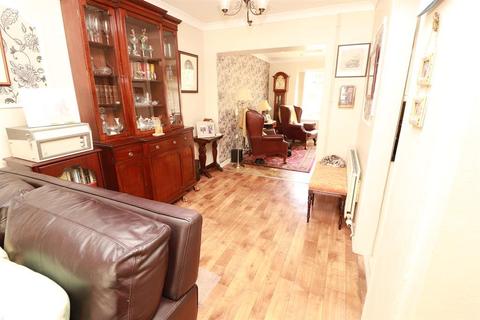99 Stanshawe Crescent, Yate, Bristol, BS37 4EF