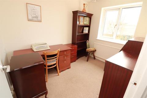 12 The Glen, Yate, Bristol, BS37 5PR