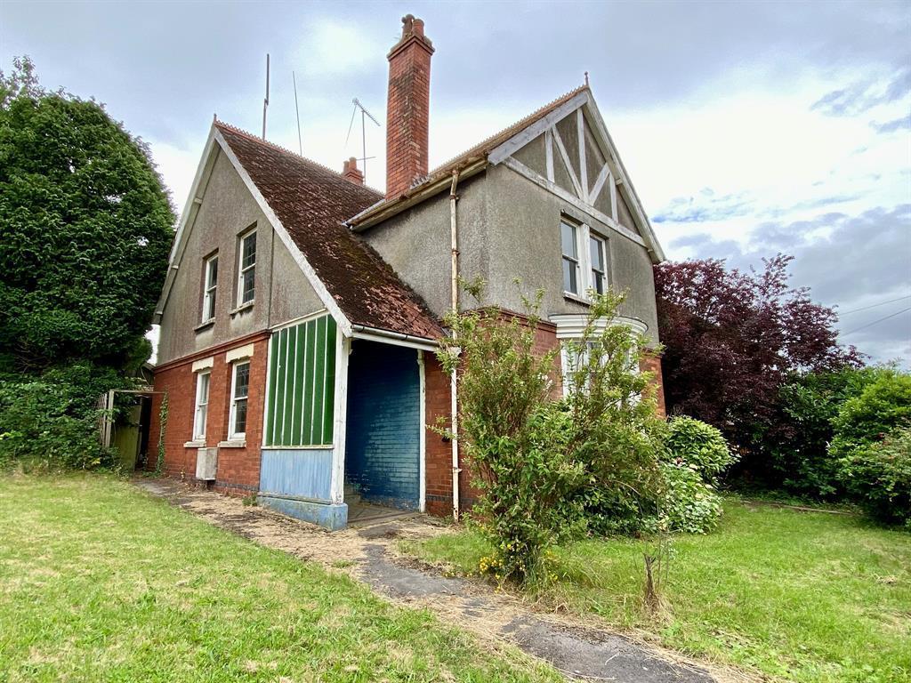 Oldminster Road, Sharpness, Berkeley, GL13 9US 3 bed detached house for sale £330,000