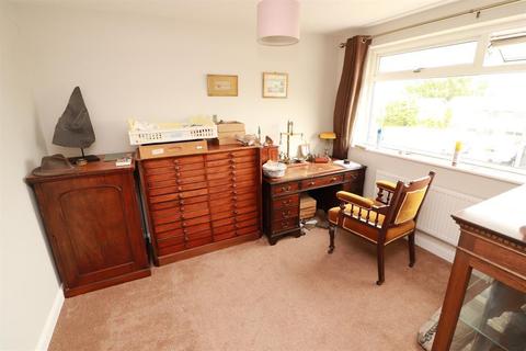 61 Kingscote, Yate, Bristol, BS37 8YE
