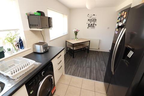 28a Birkdale, Yate, Bristol, BS37 4EX