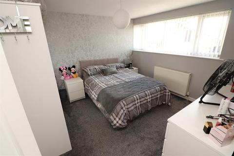 28a Birkdale, Yate, Bristol, BS37 4EX
