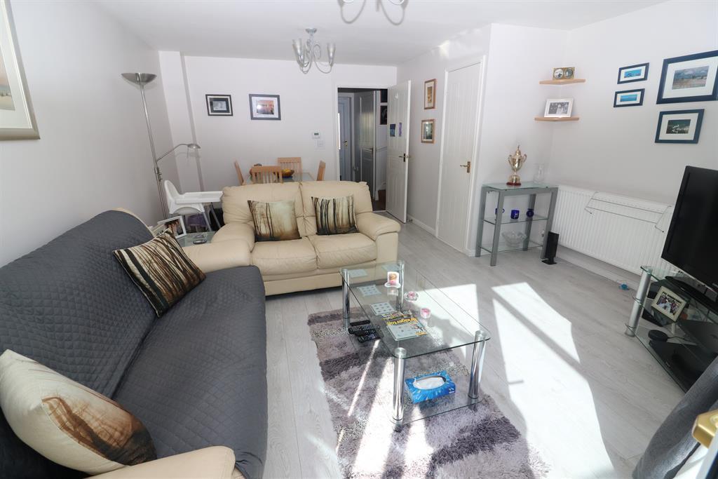 Brookthorpe Court, Yate, Bristol, BS37 4NT 2 bed terraced house £240,000