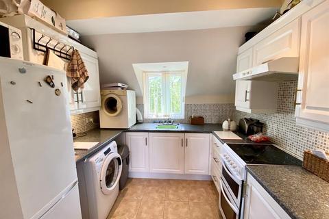 Flat 4, 27 High Street, Cam, Dursley, GL11 5LA