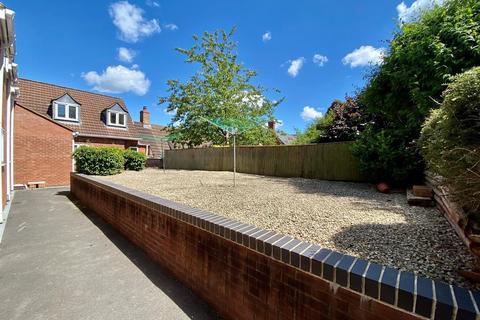 Flat 4, 27 High Street, Cam, Dursley, GL11 5LA