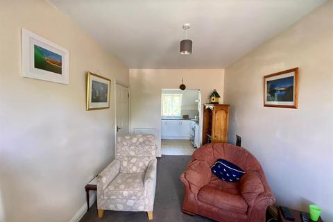 Flat 4, 27 High Street, Cam, Dursley, GL11 5LA