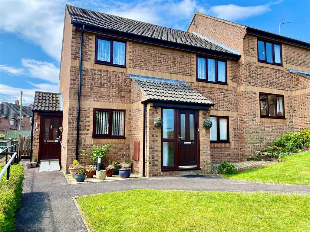 Little Quillet Court, Cam, Dursley... 2 bed retirement property £90,000