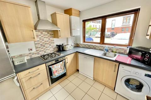 4 bedroom semi-detached house for sale - Great Mead, Chippenham