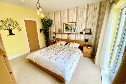 10 Budding Way, Dursley, GL11 5BE
