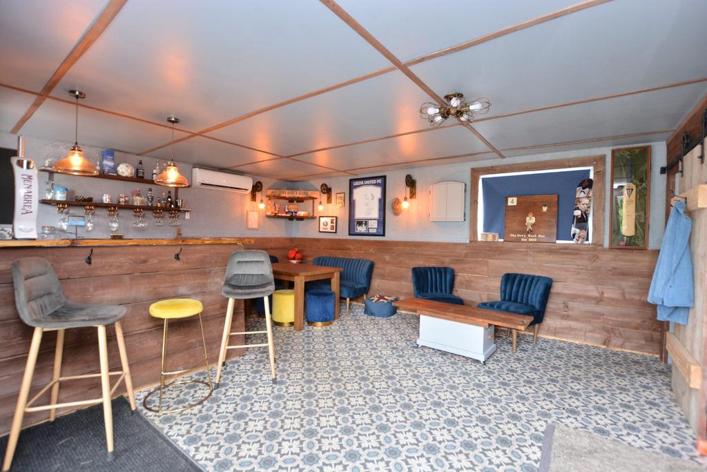Games Room/ Bar