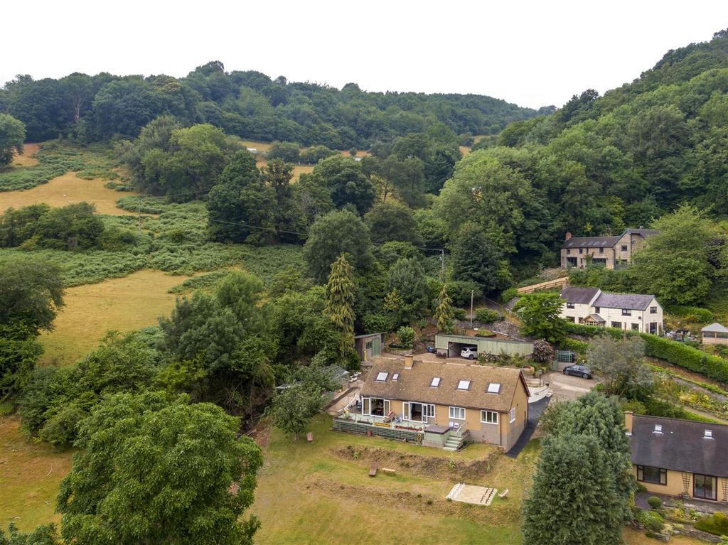 Pontfadog, Llangollen 6 bed detached bungalow for sale £550,000