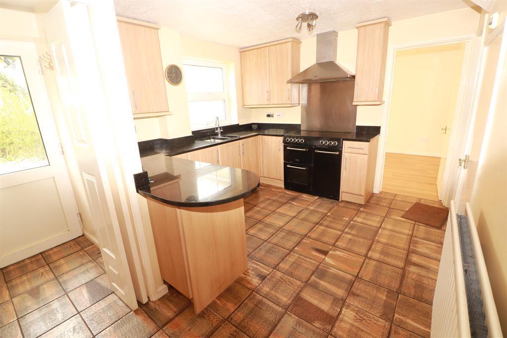 Hudson Close, Yate, Bristol, BS37 4NP 4 bed detached house £450,000