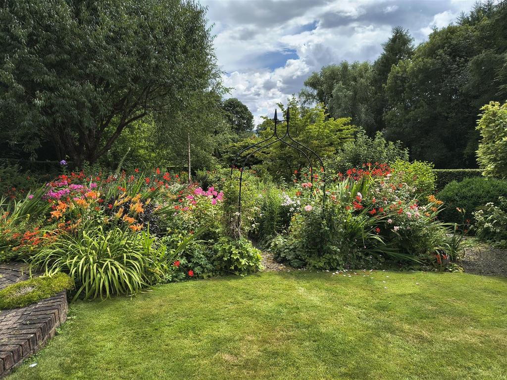 Garden 2.jpg