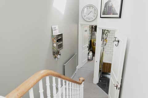 Flat 2, 76 Upper High Street, Epsom, KT17 4RQ